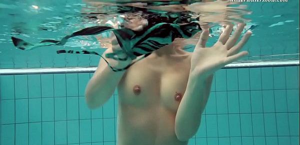  Nina Markova mega sexy teen underwater
